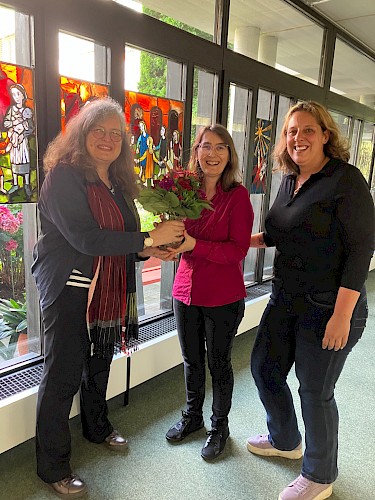 Dr. Antje Fetzer-Kapolnek, Anita Leuthold und Dunja Hummel (rechts) Dr. Antje Fetzer-Kapolnek, Anita Leuthold und Dunja Hummel (rechts)